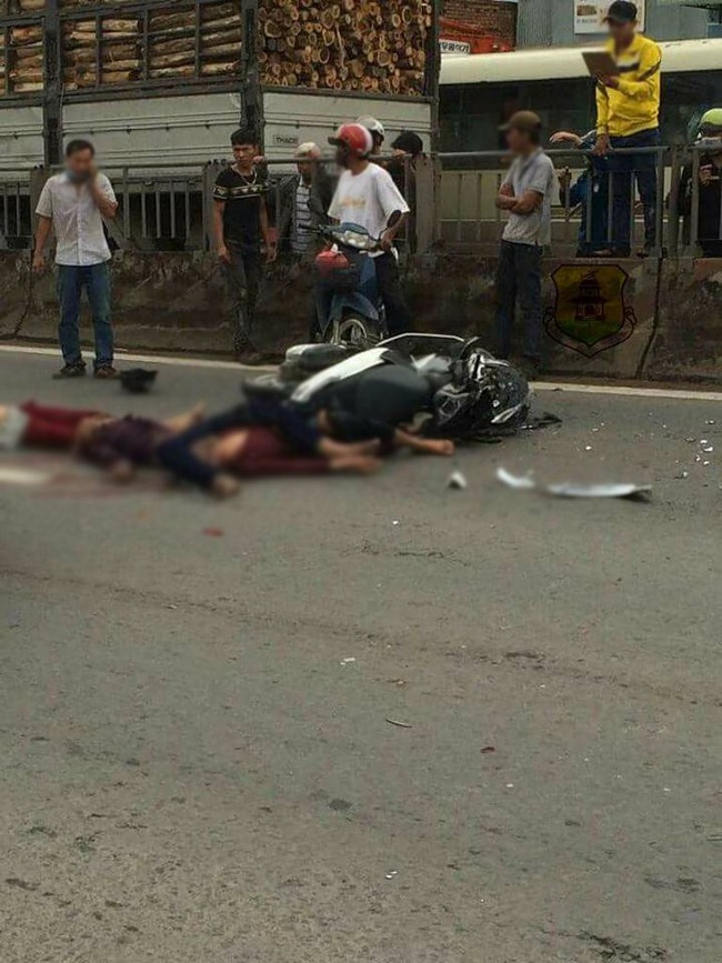 Đồng Nai: Tai nạn thảm khốc giữa xe máy và xe tải, 3 người tử vong tại chỗ - Ảnh 1.