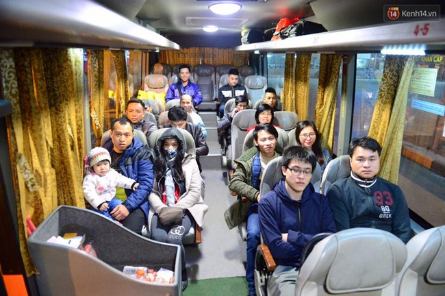 Chuyến xe cuối c&ugrave;ng rời bến xe Gi&aacute;p B&aacute;t trong sự h&acirc;n hoan của l&aacute;i xe v&agrave; h&agrave;nh kh&aacute;ch - Ảnh 3.