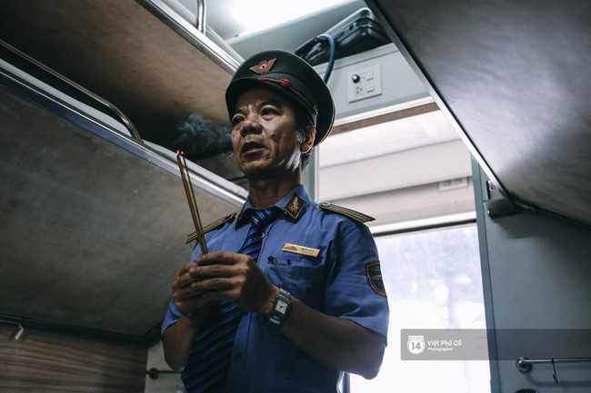Người đàn ông 30 năm ăn Tết trên tàu và chuyến tàu cuối cùng rời ga Hà Nội trong đêm giao thừa - Ảnh 4.