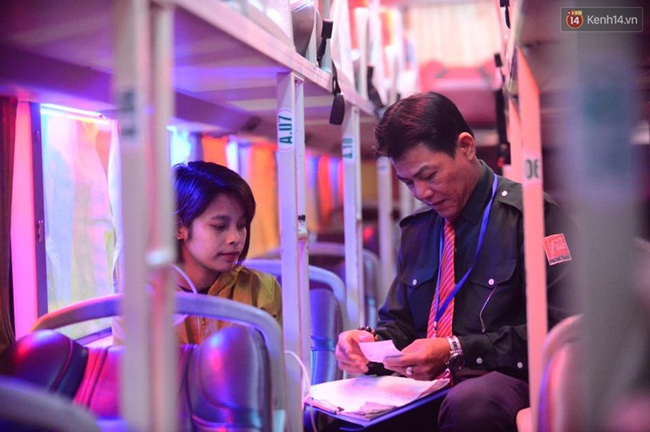 Chuyến xe cuối c&ugrave;ng rời bến xe Gi&aacute;p B&aacute;t trong sự h&acirc;n hoan của l&aacute;i xe v&agrave; h&agrave;nh kh&aacute;ch - Ảnh 7.