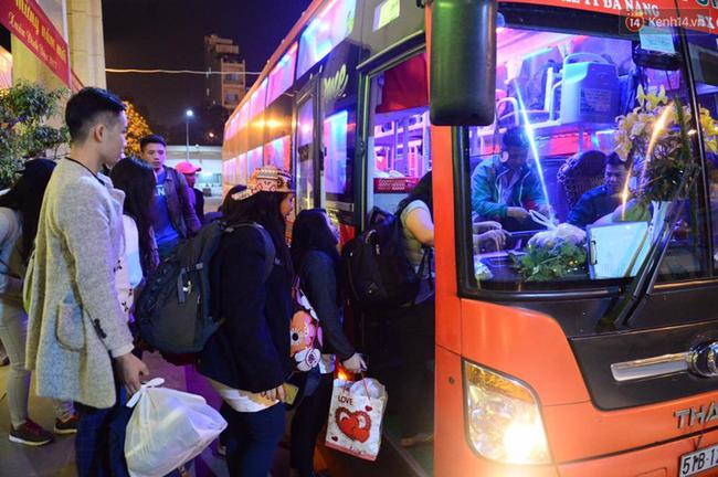 Chuyến xe cuối c&ugrave;ng rời bến xe Gi&aacute;p B&aacute;t trong sự h&acirc;n hoan của l&aacute;i xe v&agrave; h&agrave;nh kh&aacute;ch - Ảnh 6.