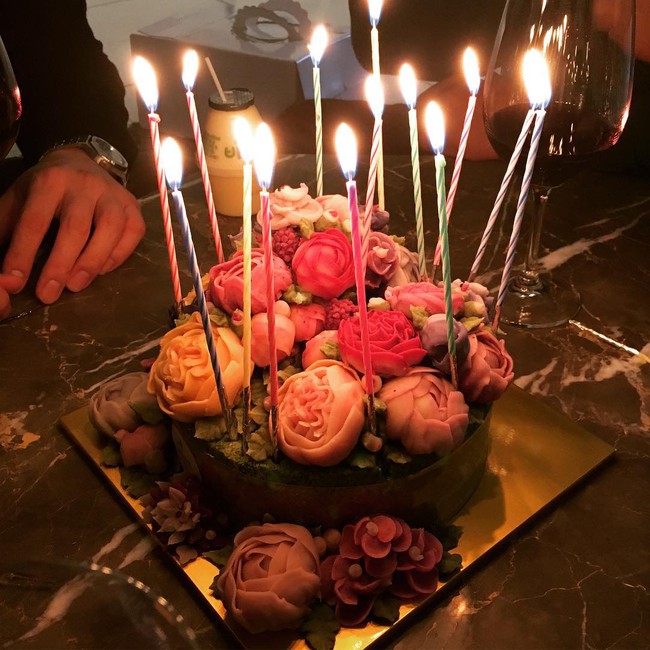 Bị b&oacute;c trần bộ mặt thật, Hwayoung vẫn b&igrave;nh thản đăng ảnh l&ecirc;n Instagram - Ảnh 1.