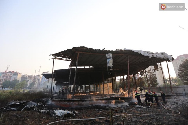 Hà Nội: Cháy dữ dội tại khu đất 1.000 m2 gần đường Võ Chí Công, khói đen bốc cao hàng chục mét - Ảnh 7.