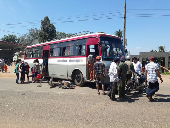 Đồng Nai: Va chạm xe kh&aacute;ch 45 chỗ v&agrave; xe đạp điện, 1 học sinh tử vong - Ảnh 3.