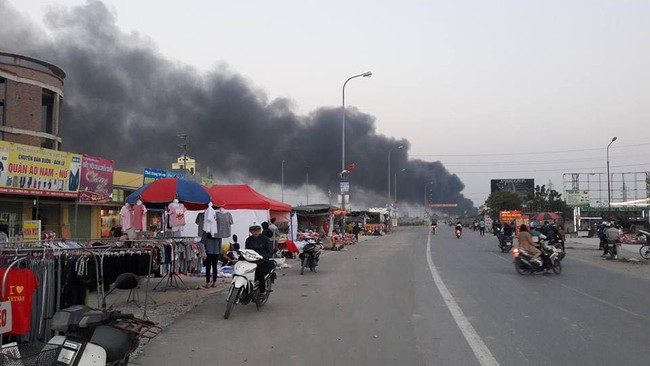 Hưng Yên: Cháy lớn tại khu công nghiệp đường 5 - Ảnh 2.