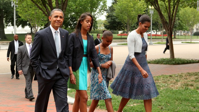 2 công chúa nhà Obama đã trưởng thành và xinh đẹp hơn rất nhiều sau 8 năm ở Nhà Trắng - Ảnh 33.