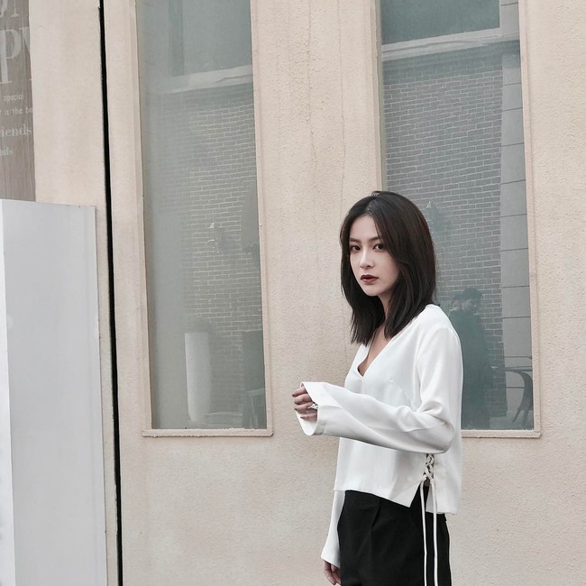 Cứ chê tóc ngôi giữa quê nhưng hot girl Thái, Trung cô nào cô nấy để tóc này đều xinh hết nấc - Ảnh 16. Cứ chê tóc ngôi giữa quê nhưng hot girl Thái, Trung cô nào cô nấy để tóc này đều xinh hết nấc - Ảnh 16.