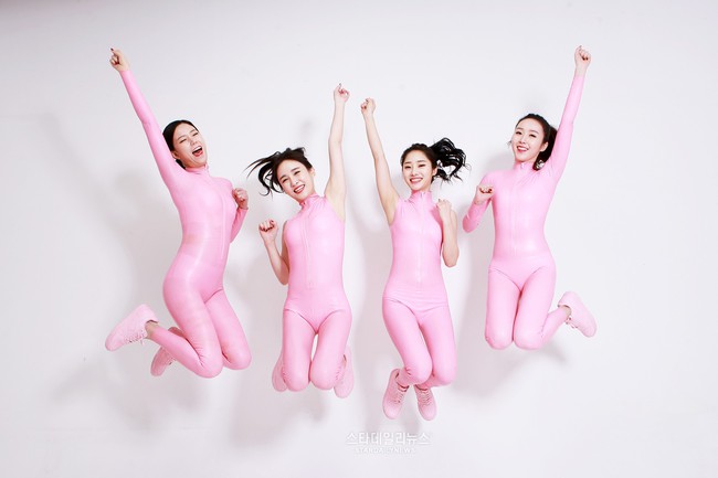 Girlgroup g&agrave; chưa luộc trở lại với h&igrave;nh tượng c&ograve;n dị gấp đ&ocirc;i - Ảnh 5.