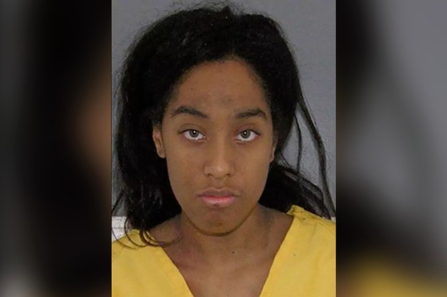 Mỹ: Thiếu nữ 20 tuổi bị bắt vì livestream cảnh cưỡng hiếp bé trai 4 tuổi - Ảnh 1.