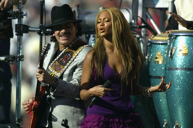 Carlos Santana: Adele thắng vì cô ấy có thể hát, còn Beyoncé để ngắm nhiều hơn là để nghe - Ảnh 3.