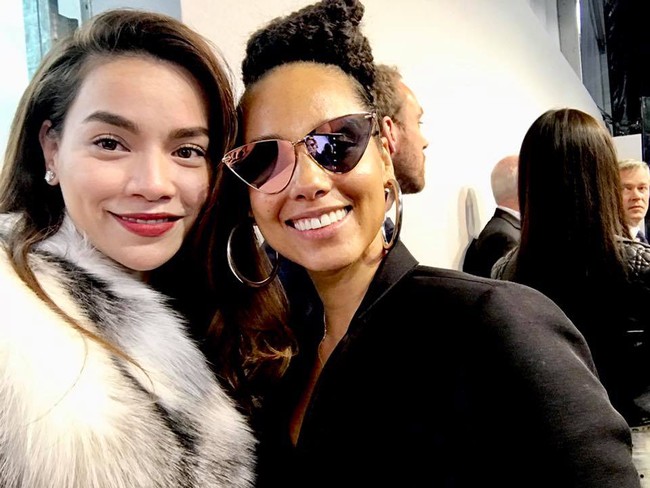 Hồ Ngọc Hà khoe ảnh selfie với Alicia Keys khiến fan phát hờn - Ảnh 2.