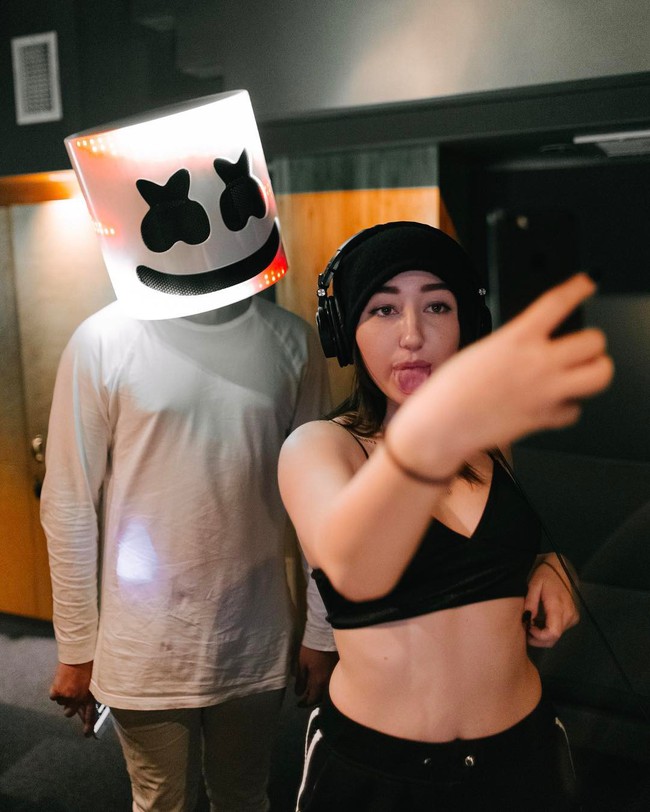 Em gái Miley Cyrus bất ngờ đá sân sang EDM, hợp tác cùng Marshmello và Ookay - Ảnh 2.