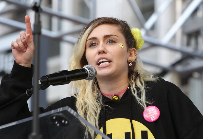 4 năm kể từ Wrecking Ball, Miley cuối c&ugrave;ng cũng chuẩn bị trở lại - Ảnh 1.