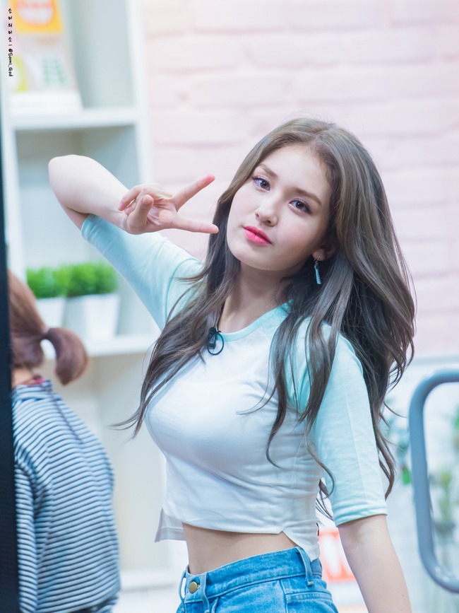 JYP vẫn rất đủng đỉnh chuyện cho ra mắt nữ thần thế hệ mới Somi - Ảnh 1.