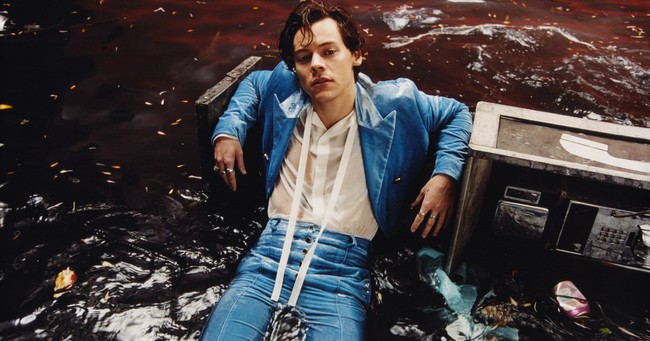 Harry Styles bay lượn như phim chưởng trong MV solo đầu tay - Ảnh 5.