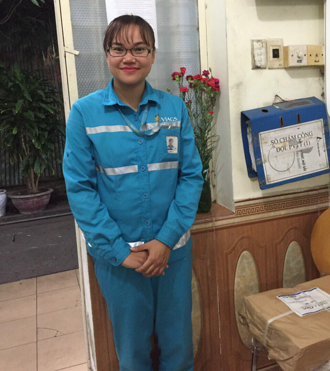 Nữ nhân viên sân bay Đà Nẵng trả lại hơn 150 triệu đồng cho khách nước ngoài - Ảnh 1.