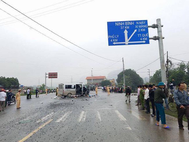 Xe đón dâu gặp nạn ở Hà Nam: 3 người chết, ít nhất 5 người khác bị thương - Ảnh 2.