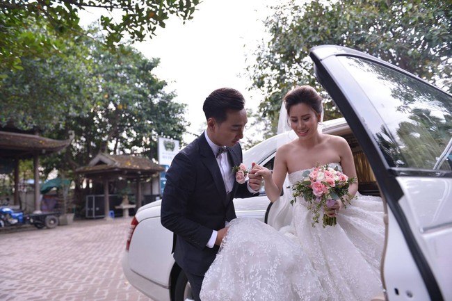 MC Thành Trung cùng bà xã kí hợp đồng hôn nhân trong lễ cưới - Ảnh 14.