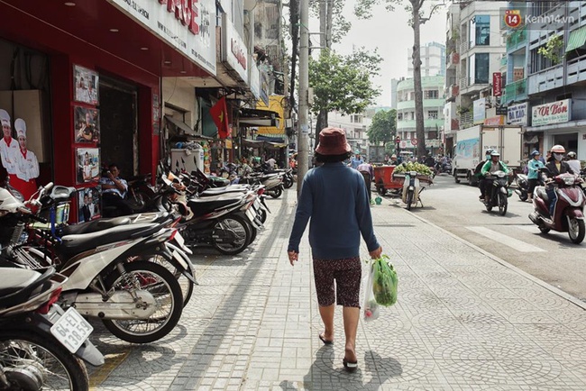 Đường phố rộng thênh thang cho người đi bộ ở Sài Gòn sau chiến dịch giành lại vỉa hè - Ảnh 12.