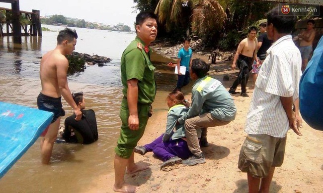 Mẹ khóc ngất khi biết con trai 11 tuổi mất tích trên sông Sài Gòn - Ảnh 3.