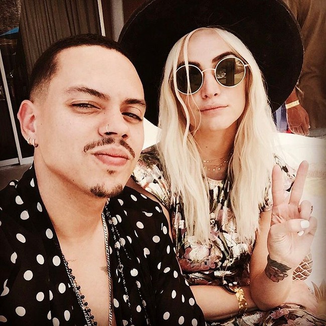 29 bức ảnh Instagram hot nhất của dàn trai đẹp gái xinh Hollywood tại Coachella 2017 - Ảnh 21.