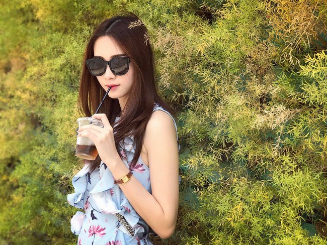 Kh&ocirc;ng chỉ t&igrave;nh như c&aacute;i b&igrave;nh, bạn trai c&ograve;n quay Hoa hậu Thu Thảo xinh đẹp v&agrave; mơ m&agrave;ng đến ngẩn ngơ! - Ảnh 3.