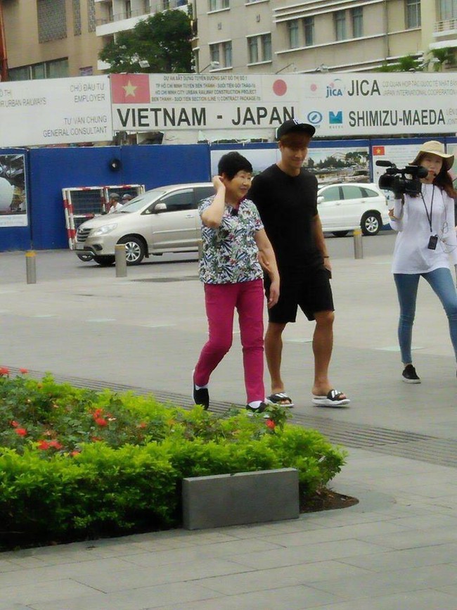 Show thực tế m&agrave; Kim Jong Kook c&ugrave;ng mẹ đến Việt Nam quay h&igrave;nh l&agrave; g&igrave;? - Ảnh 9.