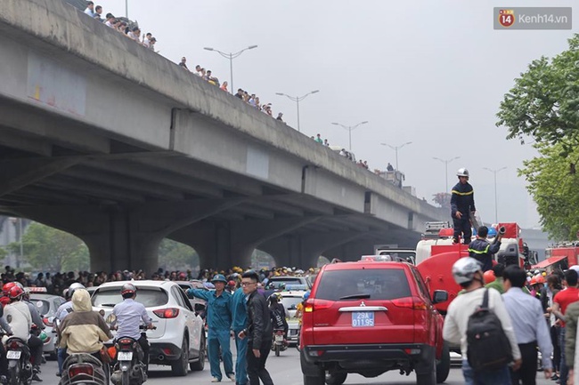 H&agrave; Nội: Ch&aacute;y lớn nh&agrave; xưởng h&agrave;ng trăm m2 gần t&ograve;a nh&agrave; Keangnam - Ảnh 12.