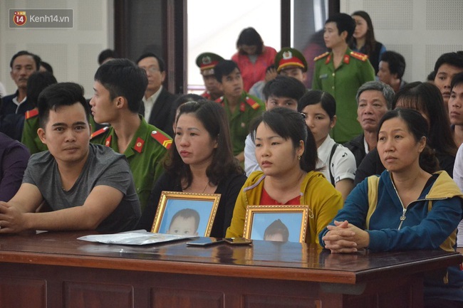 Vụ lật tàu trên sông Hàn khiến 3 người chết: Nguyên giám đốc Cảng bị tuyên án 3 năm 6 tháng tù - Ảnh 2.