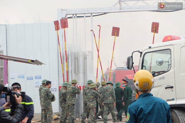 H&agrave; Nội: Ch&aacute;y lớn nh&agrave; xưởng h&agrave;ng trăm m2 gần t&ograve;a nh&agrave; Keangnam - Ảnh 15.
