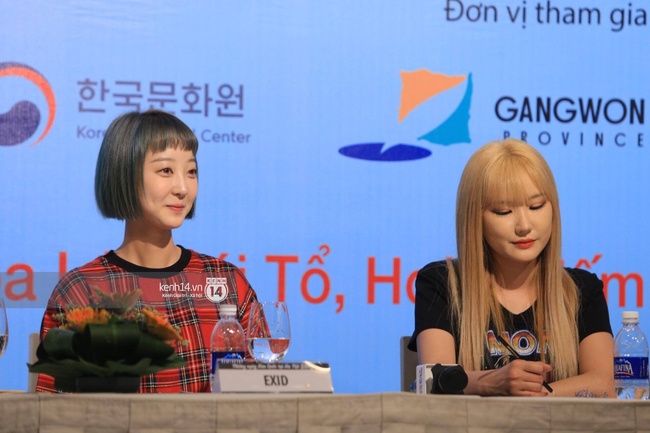 1001 biểu cảm tinh nghịch của mỹ nh&acirc;n Hani c&ugrave;ng EXID, Snuper tại họp b&aacute;o Việt Nam - Ảnh 9.