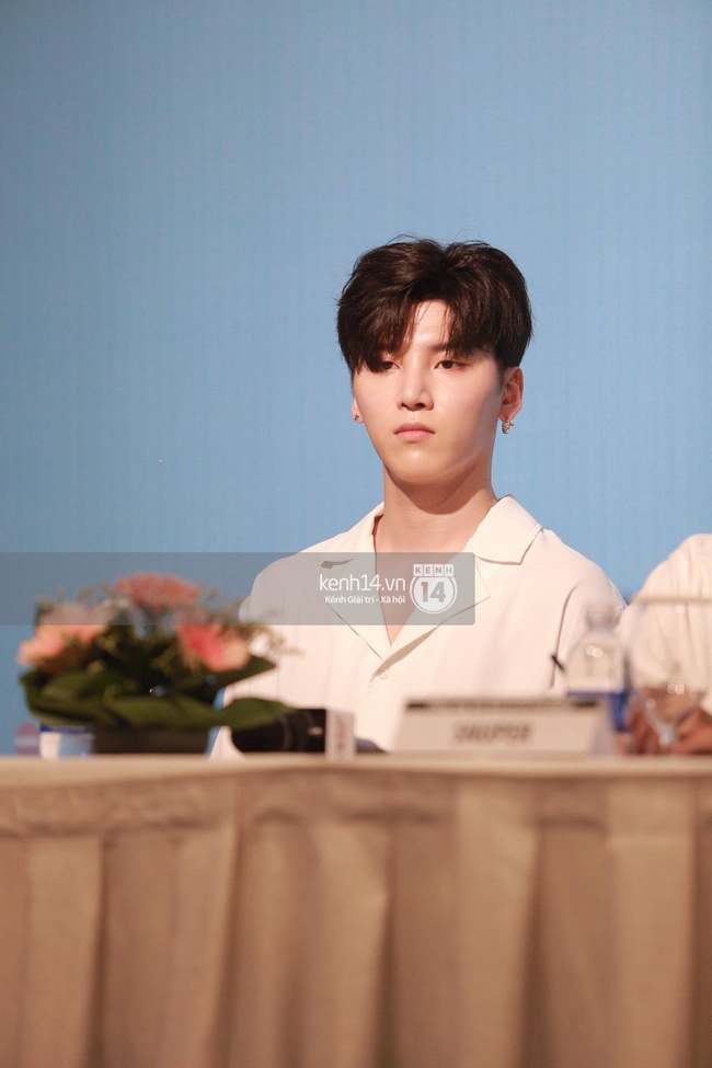 1001 biểu cảm tinh nghịch của mỹ nh&acirc;n Hani c&ugrave;ng EXID, Snuper tại họp b&aacute;o Việt Nam - Ảnh 23.