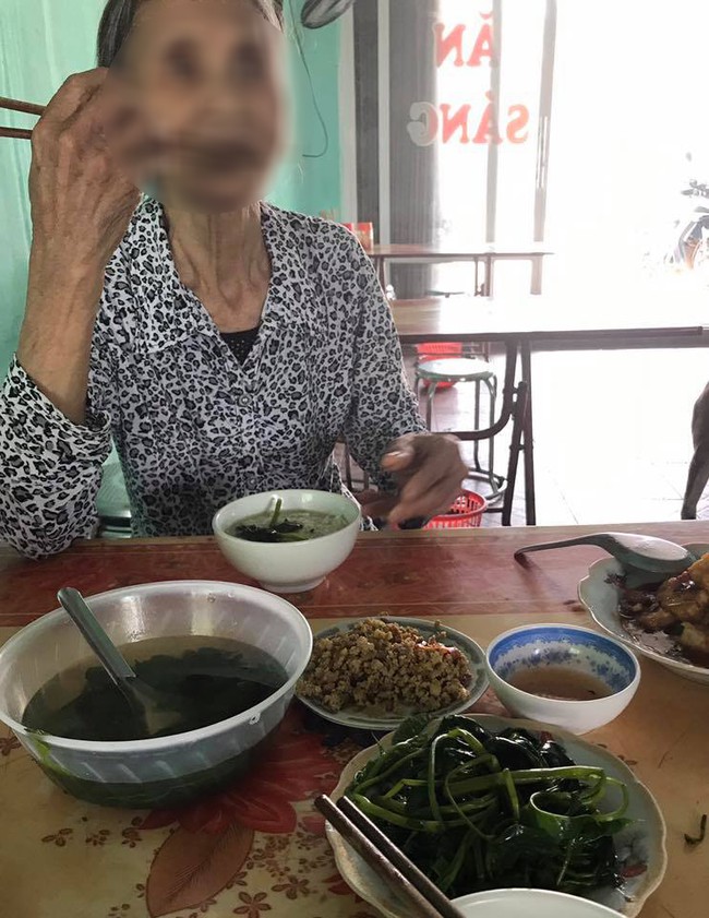 C&acirc;u chuyện cảm động của nữ t&agrave;i xế đưa cụ gi&agrave; 72 tuổi đi h&agrave;ng chục c&acirc;y số về nh&agrave; - Ảnh 2.