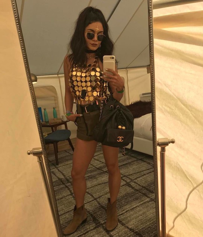 29 bức ảnh Instagram hot nhất của d&agrave;n trai đẹp g&aacute;i xinh Hollywood tại Coachella 2017 - Ảnh 8.