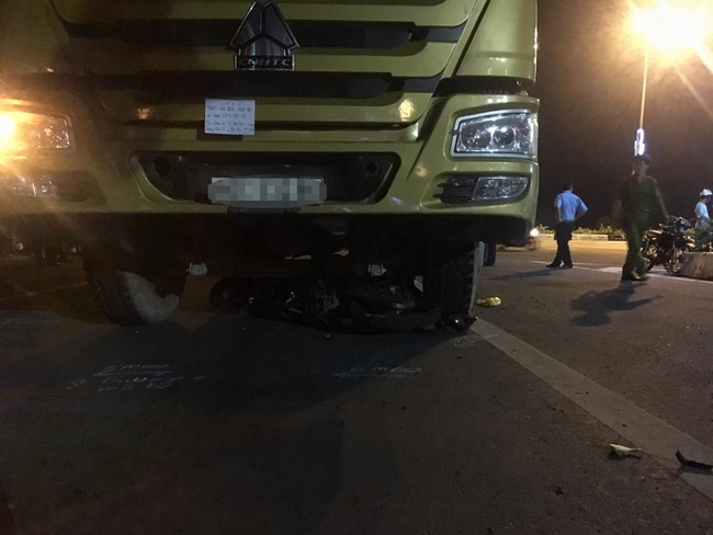 B&igrave;nh Dương: Tr&ecirc;n đường đi l&agrave;m th&ecirc;m về, nữ sinh bị xe bồn c&aacute;n tử vong - Ảnh 2.