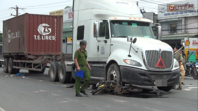 Về phòng trọ nghỉ trưa, người đàn ông bị container kéo lê hơn 20m - Ảnh 2.