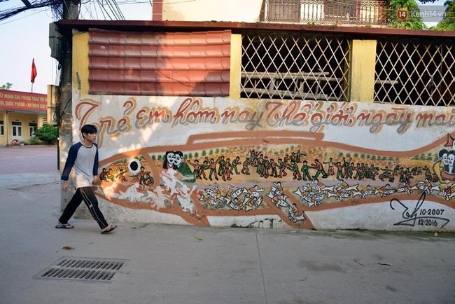 T&igrave;m lại k&yacute; ức thời học tr&ograve; ở con ng&otilde; nhỏ H&agrave; Nội được vẽ đầy h&igrave;nh b&iacute;ch họa rực rỡ - Ảnh 6.