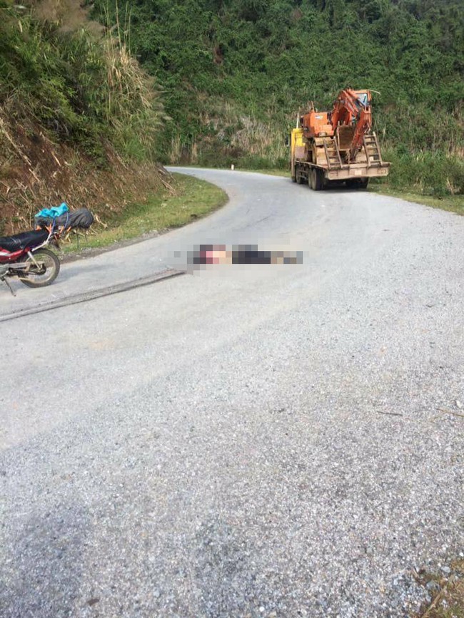 Tuy&ecirc;n Quang: Du kh&aacute;ch t&acirc;y đang tr&ecirc;n đường đi phượt bị xe phooc đ&acirc;m tử vong - Ảnh 1.