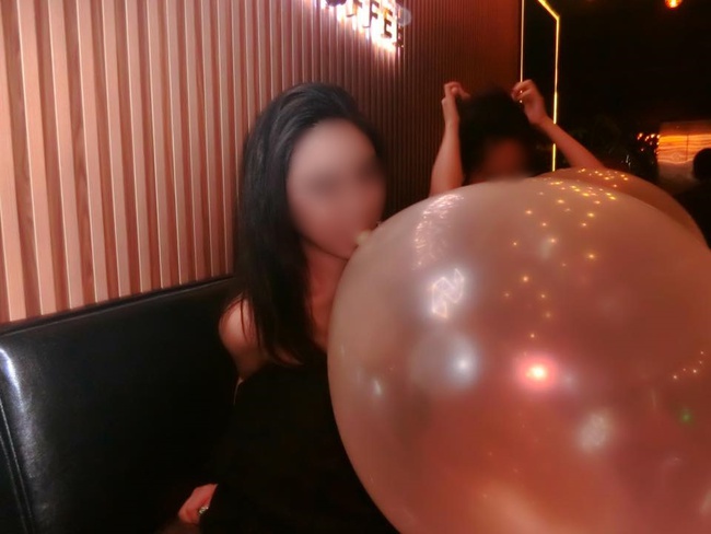 Sốc: C&ocirc; g&aacute;i chia sẻ chuyện m&igrave;nh bị sốt co giật, mất giọng n&oacute;i do h&uacute;t li&ecirc;n tiếp 30 quả b&oacute;ng cười - Ảnh 3.