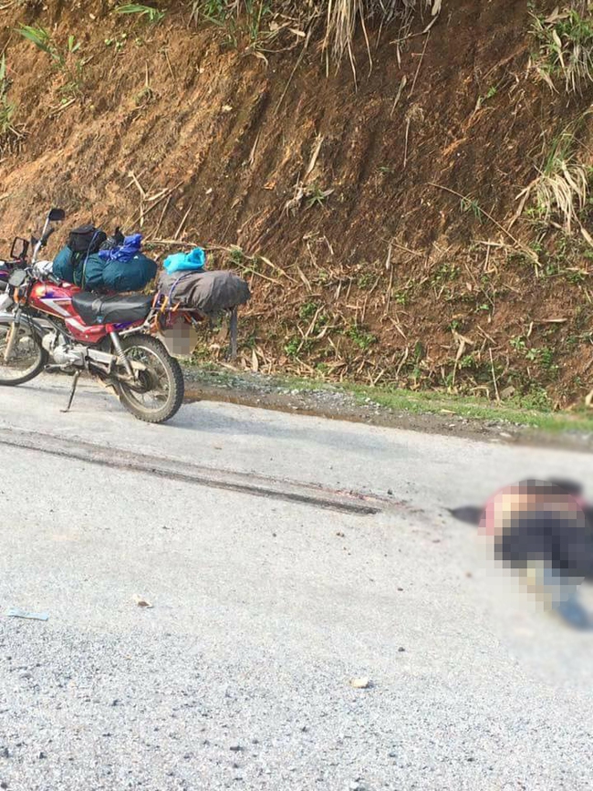 Tuy&ecirc;n Quang: Du kh&aacute;ch t&acirc;y đang tr&ecirc;n đường đi phượt bị xe phooc đ&acirc;m tử vong - Ảnh 2.