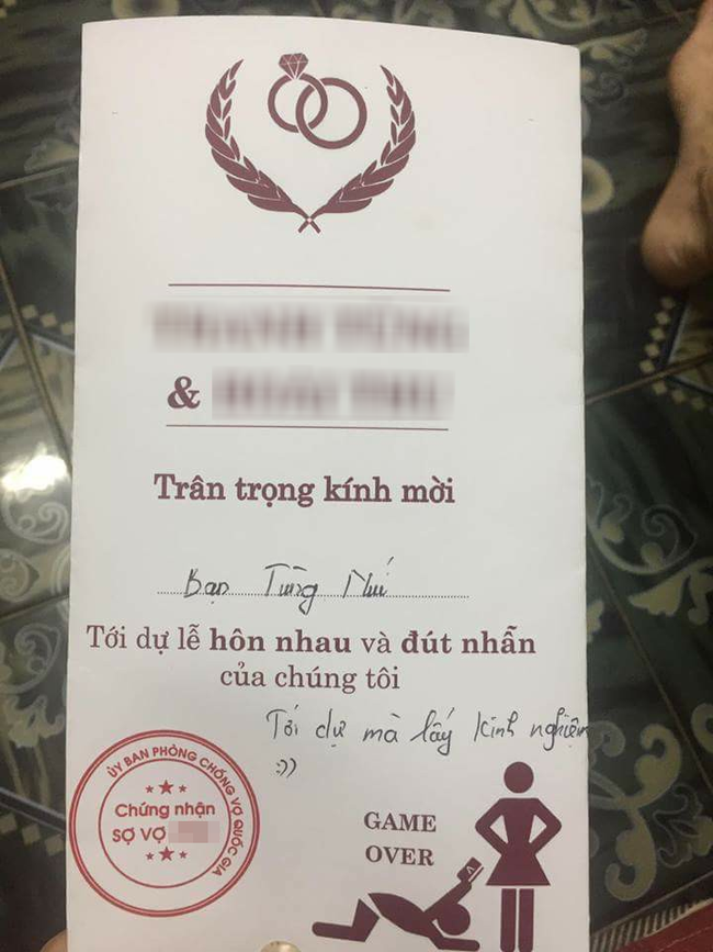 Tấm thiệp cưới b&aacute; đạo khiến nhiều người cười ra nước mắt của cặp đ&ocirc;i Tuy&ecirc;n Quang - Ảnh 1.