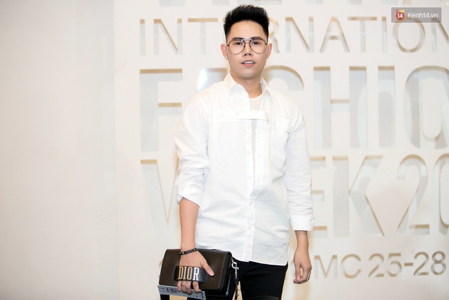 Thảm đỏ VIFW ng&agrave;y 2: An Nguy đội mấn xinh bất ngờ, Quỳnh Anh Shyn đằm thắm với t&oacute;c xoăn t&iacute;t - Ảnh 24.