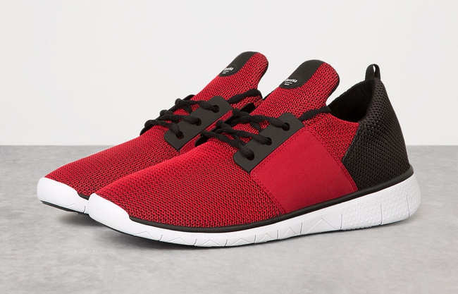 Điểm danh những mẫu sneaker gi&aacute; rẻ cạnh tranh với Bitis Hunter của Sếp T&ugrave;ng - Ảnh 1.