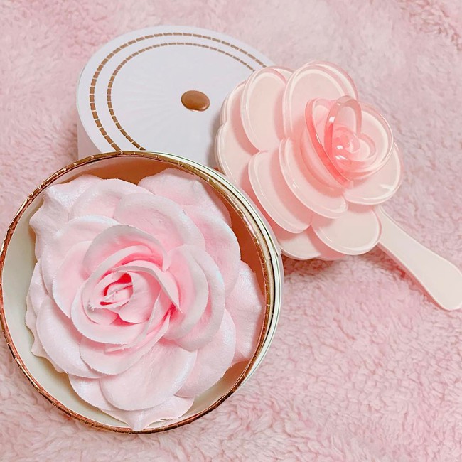 6 sản phẩm makeup mới toanh siêu lung linh và độc đáo đảm bảo sẽ khiến hội chị em tan chảy - Ảnh 4. 6 sản phẩm makeup mới toanh siêu lung linh và độc đáo đảm bảo sẽ khiến hội chị em tan chảy - Ảnh 4.