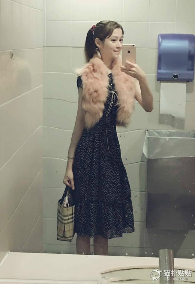 Bà mẹ trẻ hồn người, mặt rắn này sẽ cho bạn biết thế nào là bậc thầy chỉnh sửa ảnh sống ảo - Ảnh 2.