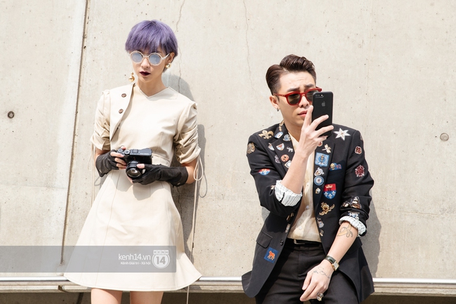 Seoul Fashion Week: Phí Phương Anh tóc tím nổi bần bật trên hàng ghế đầu cùng stylist Hoàng Ku - Ảnh 7.