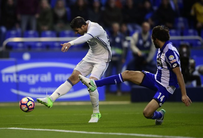 Ronaldo ngồi ngoài, Real vẫn chơi tennis trên sân Riazor - Ảnh 4.