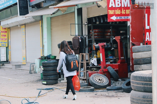 Sinh viên nhộn nhịp trở lại Hà Nội sau kì nghỉ Tết Nguyên đán - Ảnh 9.