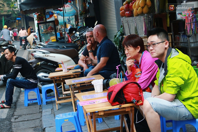 Quyết không tăng giá dịp Tết, nhiều hàng quán ở Hà Nội vẫn thu lợi hơn gấp 10 lần - Ảnh 3.