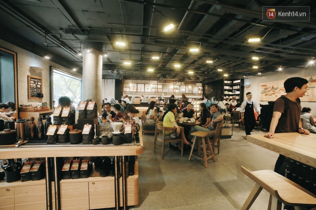 Một quán Starbucks hoành tráng đã thay thế Highlands Nhà Thờ - nơi bao hot boy, hot girl Hà Nội đã từng check-in! - Ảnh 4.